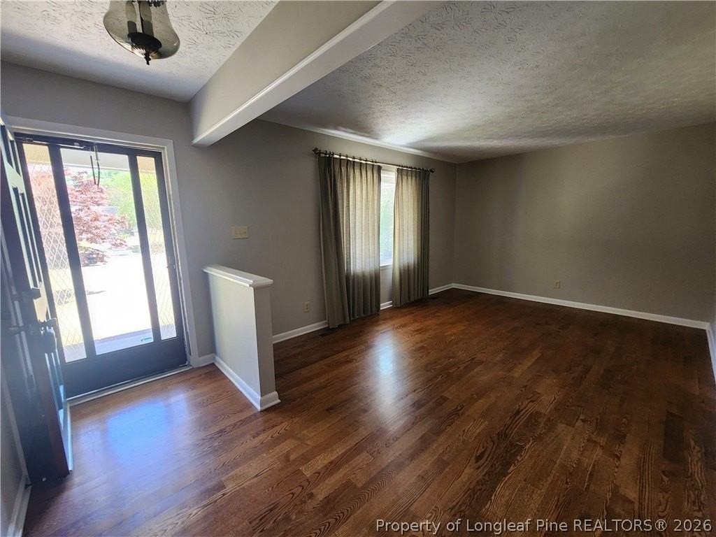 1508 Darvel Ave - Photo 4 of 15