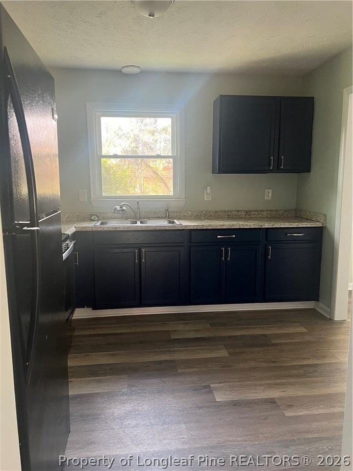 1215 Patrick Dr - Photo 7 of 34