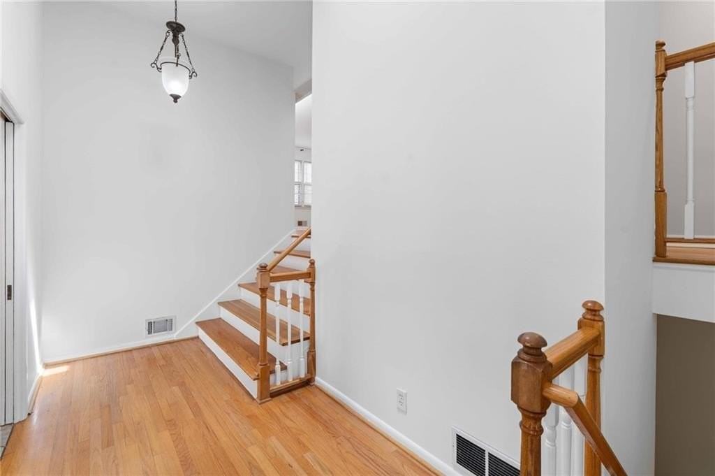 274 Land O Lakes Ct Ne - Photo 7 of 46