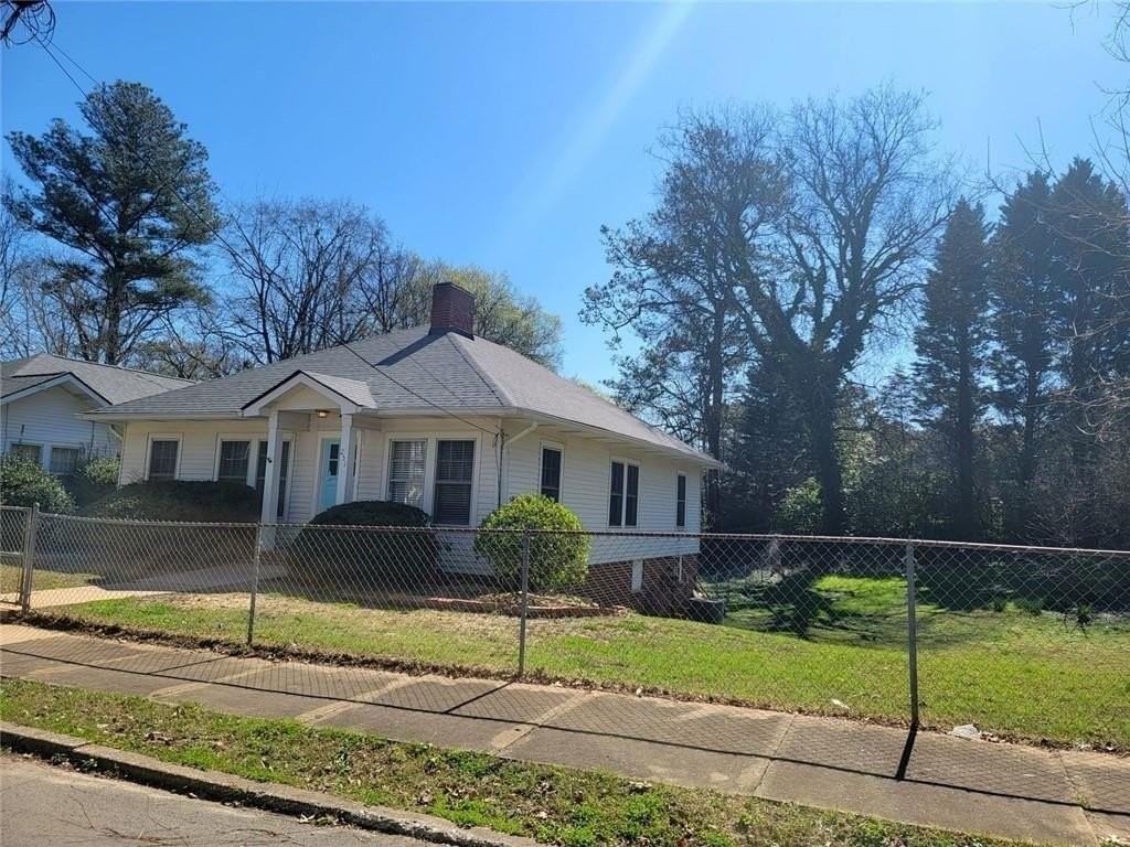 251 Archer St - Photo 3 of 32