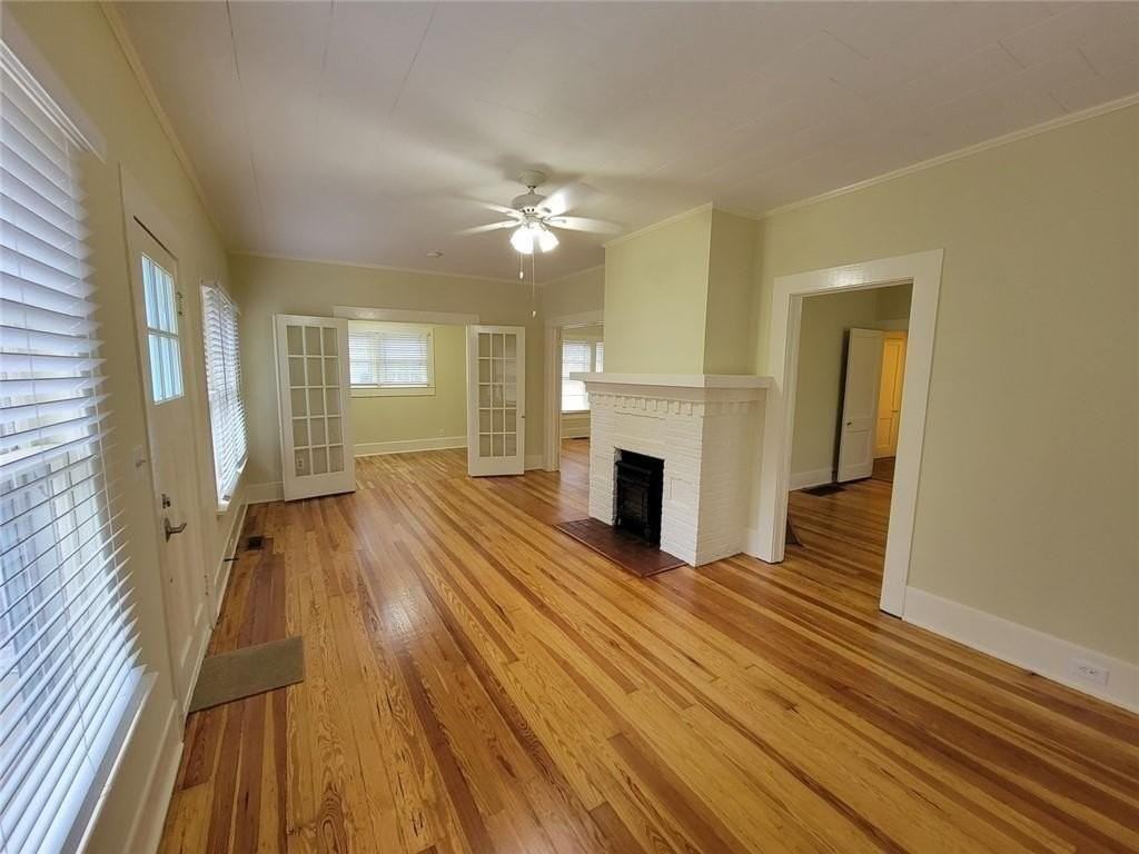 251 Archer St - Photo 4 of 32