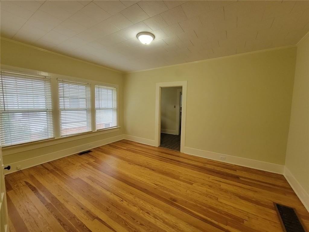 251 Archer St - Photo 7 of 32