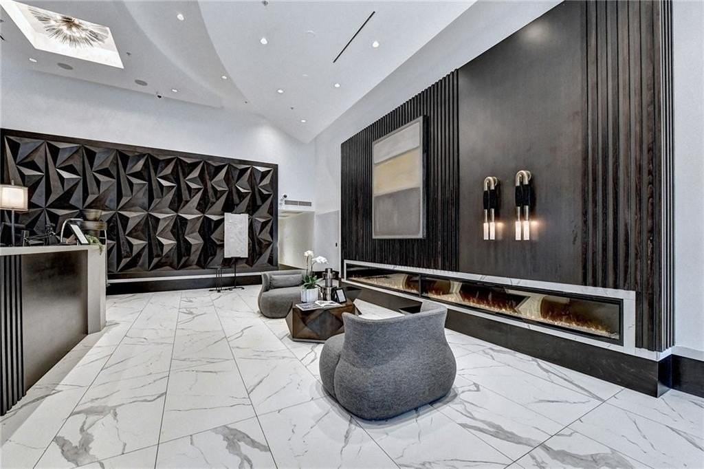 400 W Peachtree St Nw Unit 711 - Photo 3 of 35