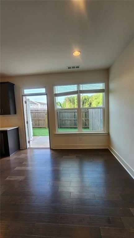 300 Auburn Valley Way - Photo 3 of 33