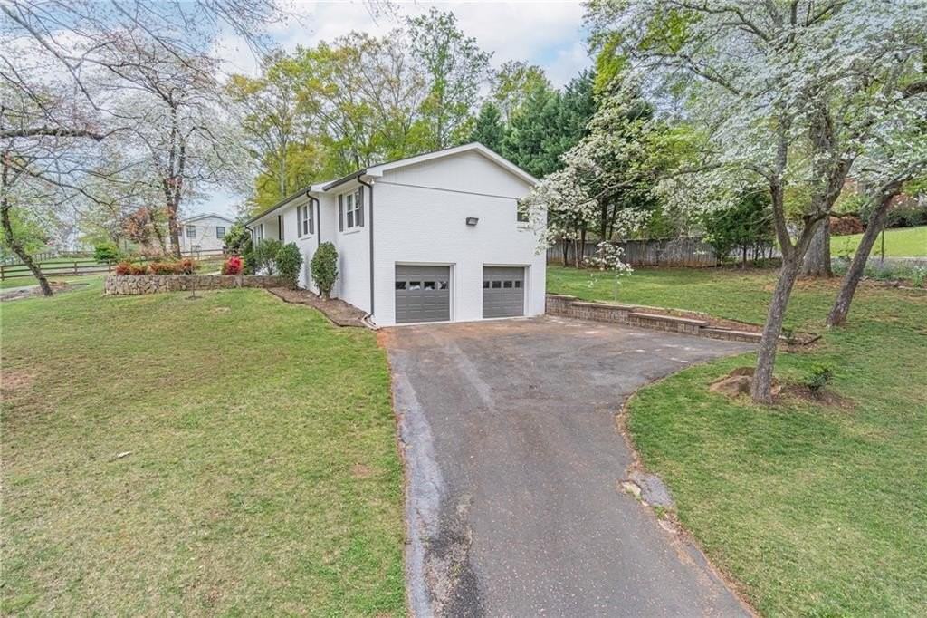 194 Melanie Ln - Photo 3 of 44