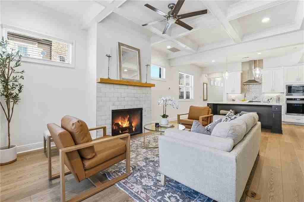 110 Via Roma - Photo 7 of 50