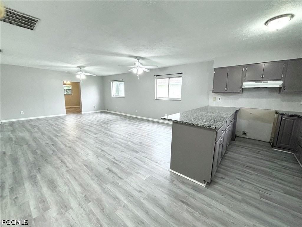 1720 Se Santa Barbara Pl - Photo 3 of 24