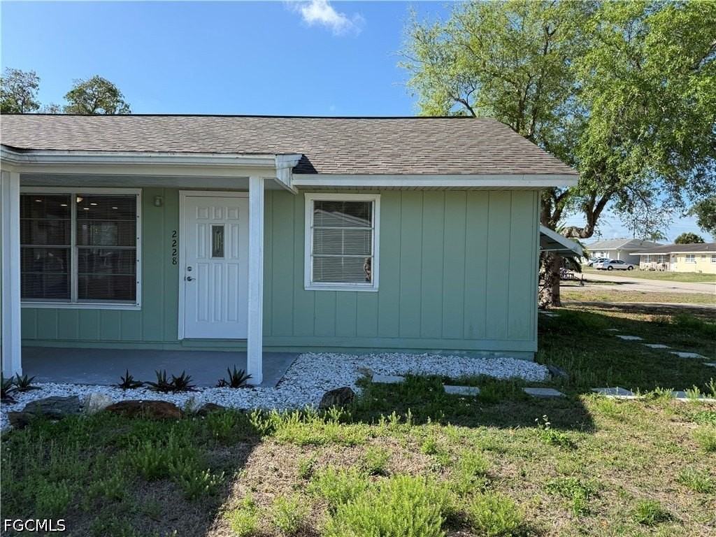 2228 Virginia Ave - Photo 3 of 32