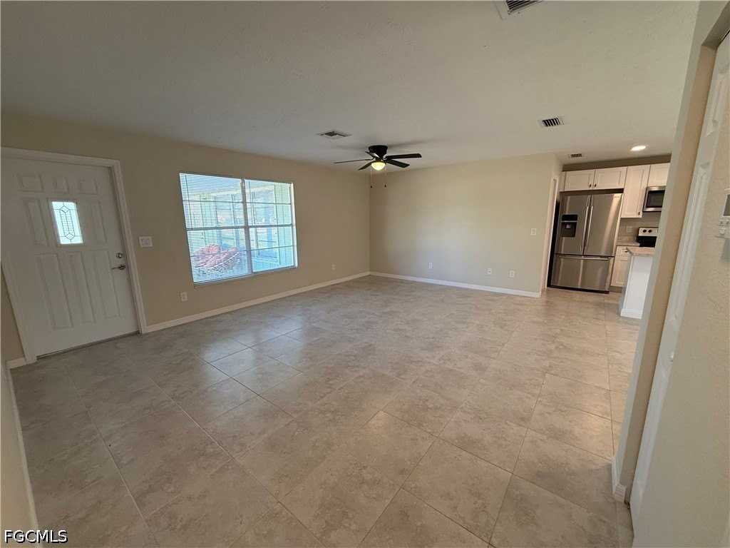 2228 Virginia Ave - Photo 5 of 32