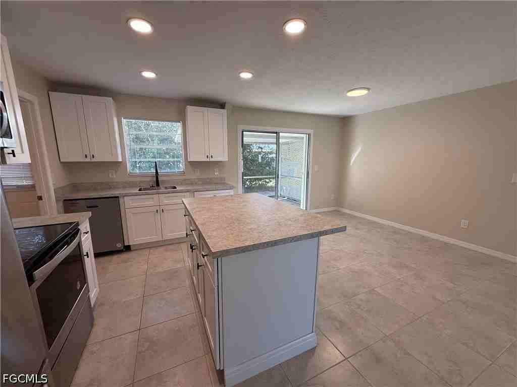 2228 Virginia Ave - Photo 7 of 32