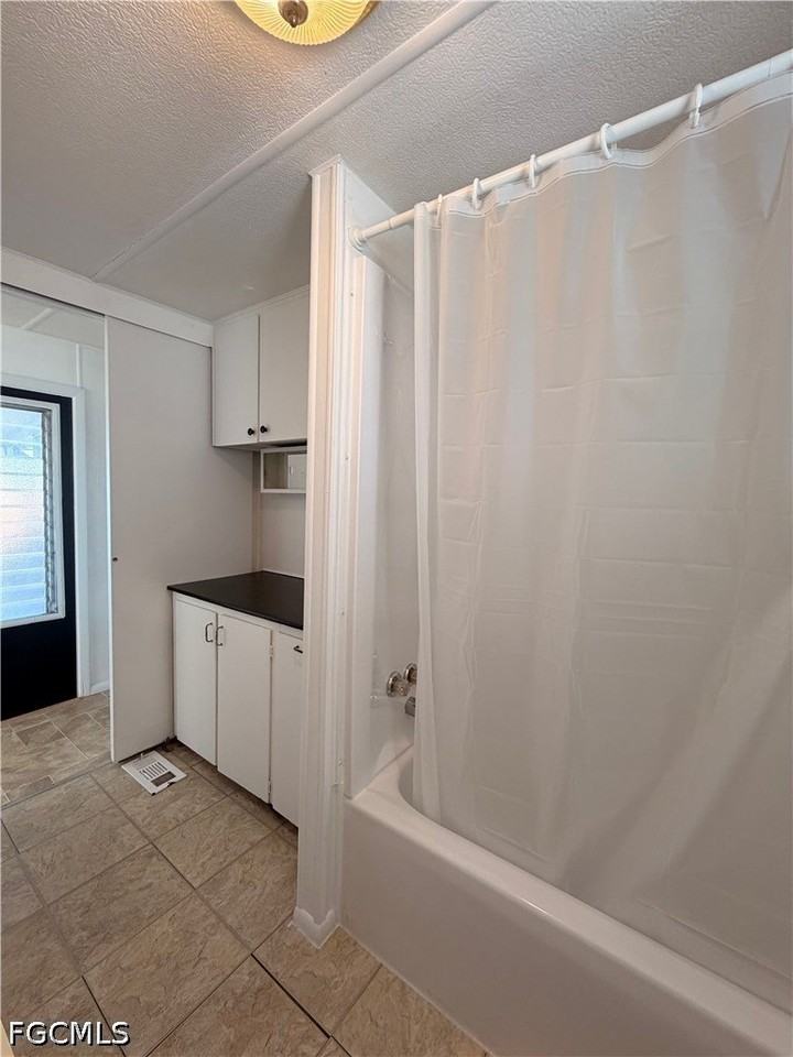 121 Coachlight Ln - Photo 7 of 16