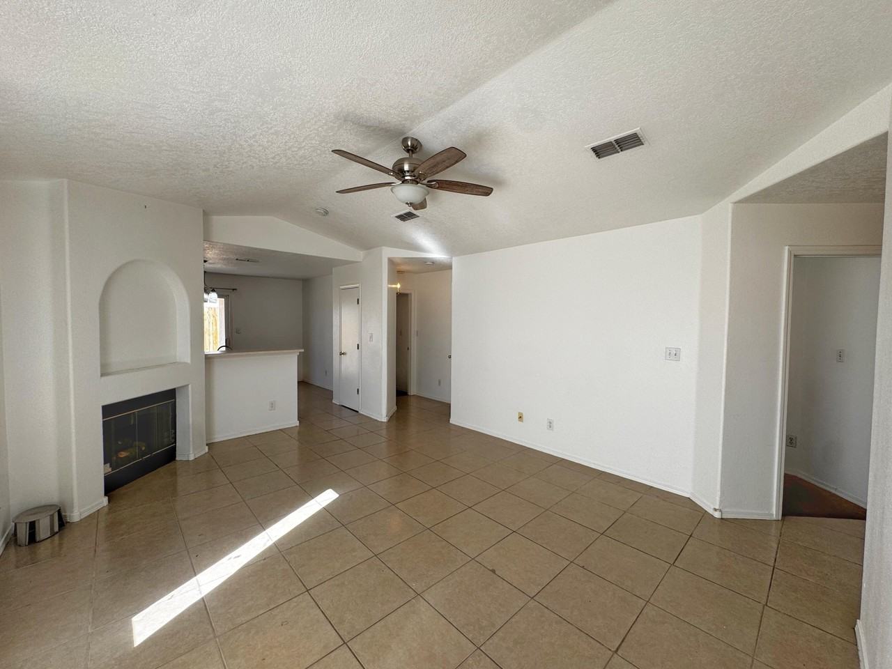 331 Calle Amarillo Sw - Photo 2 of 28