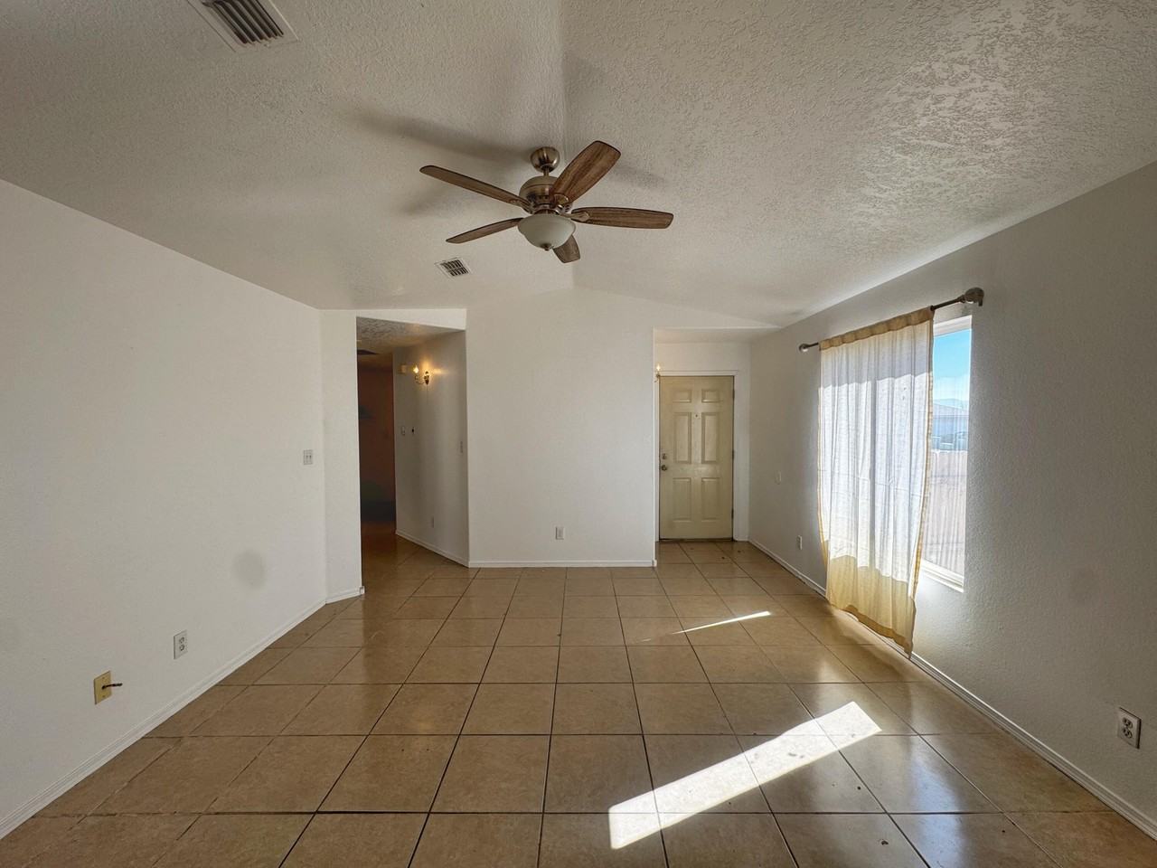 331 Calle Amarillo Sw - Photo 6 of 28