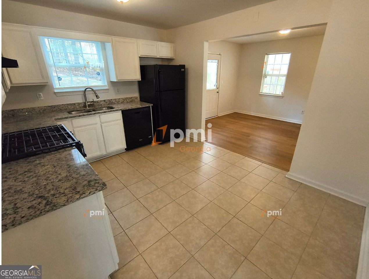 8155 Autumn Green Dr - Photo 3 of 16