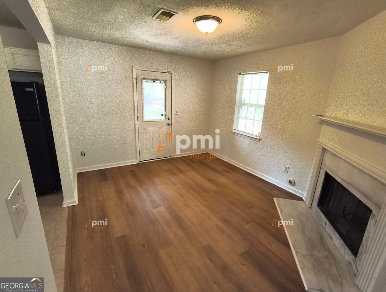 8155 Autumn Green Dr - Photo 4 of 16