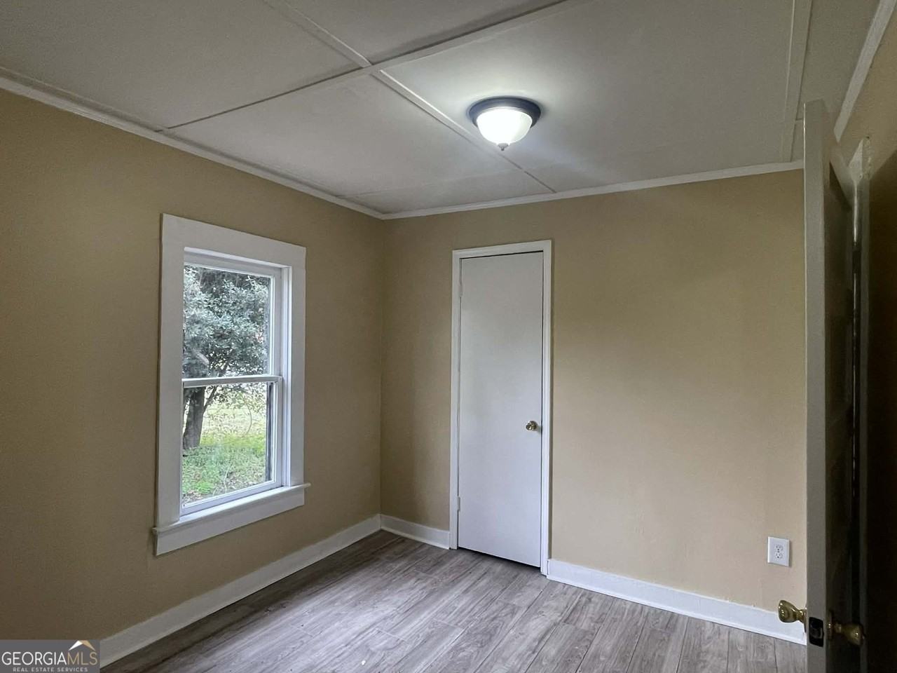 518 Graham St - Photo 6 of 8