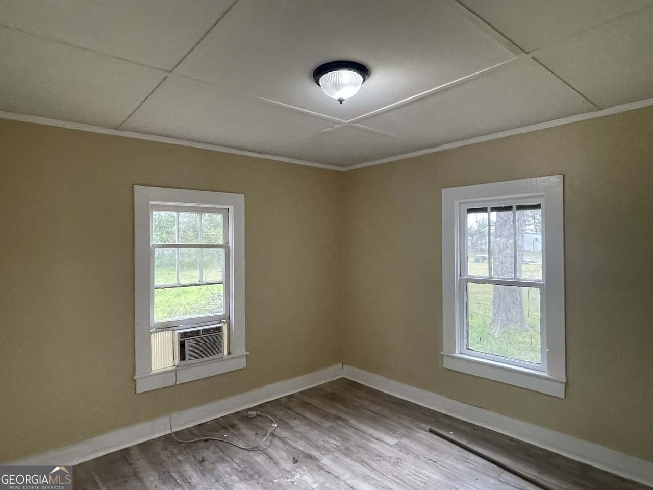 518 Graham St - Photo 7 of 8