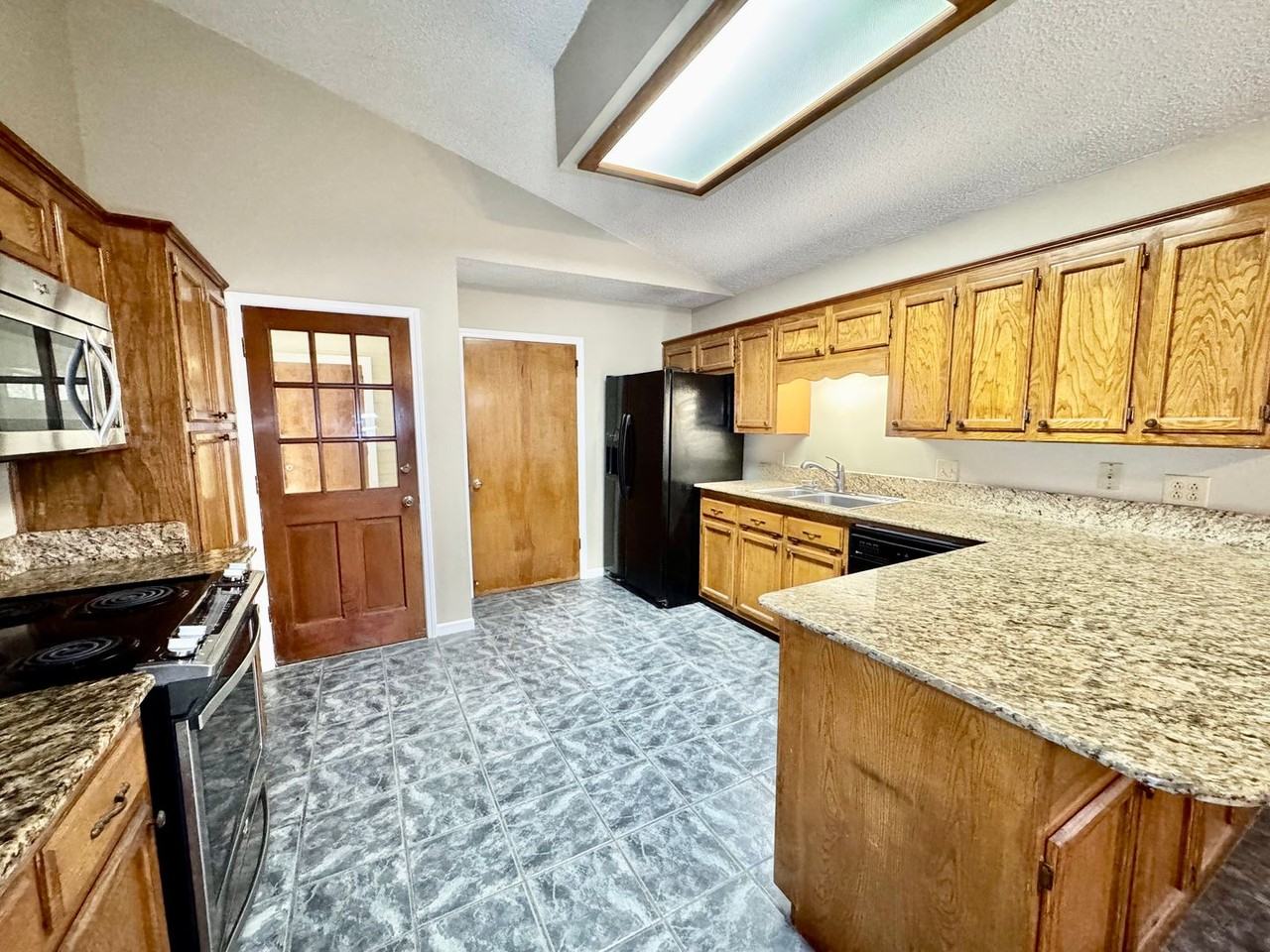 10734 Erin Vale Ave - Photo 6 of 20