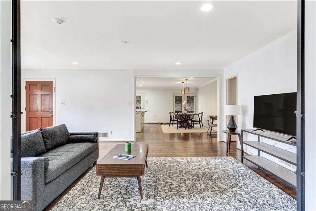 155 Worth Dr - Photo 6 of 26