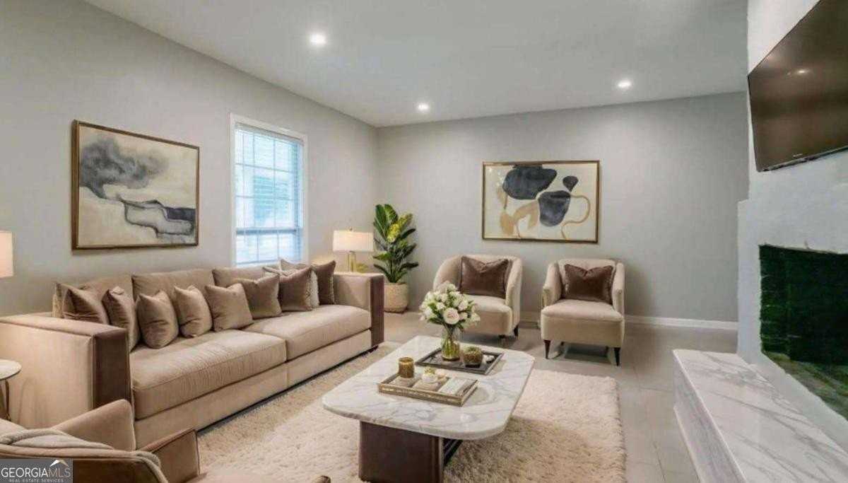 3409 Hyland Dr - Photo 3 of 24