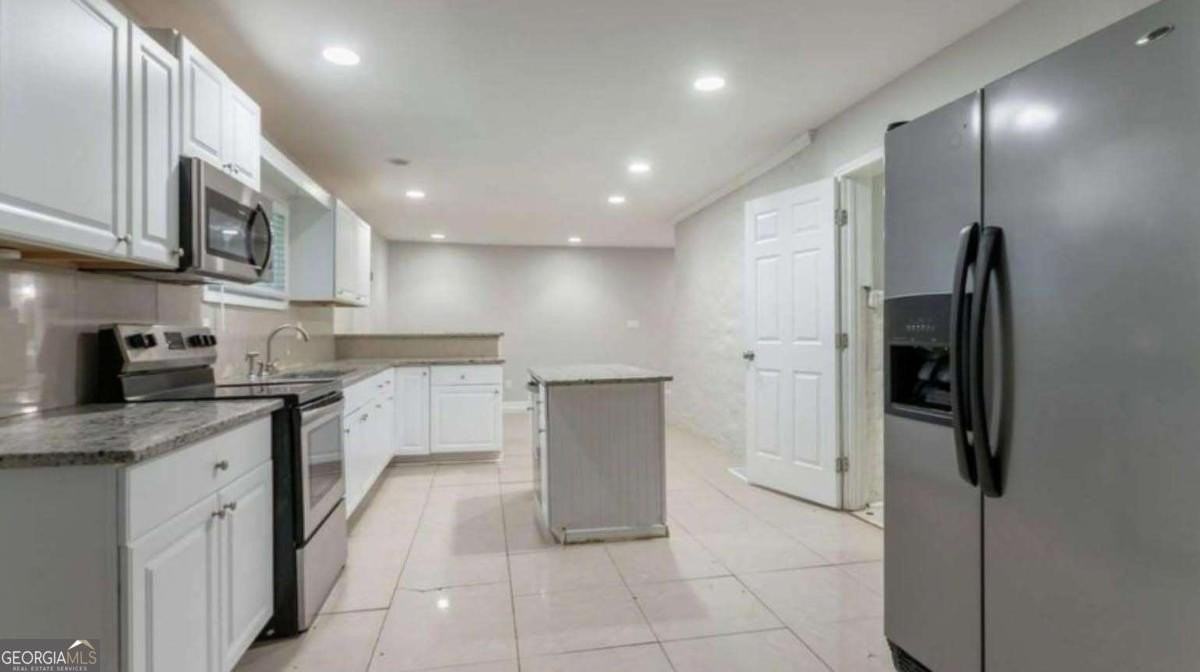 3409 Hyland Dr - Photo 5 of 24