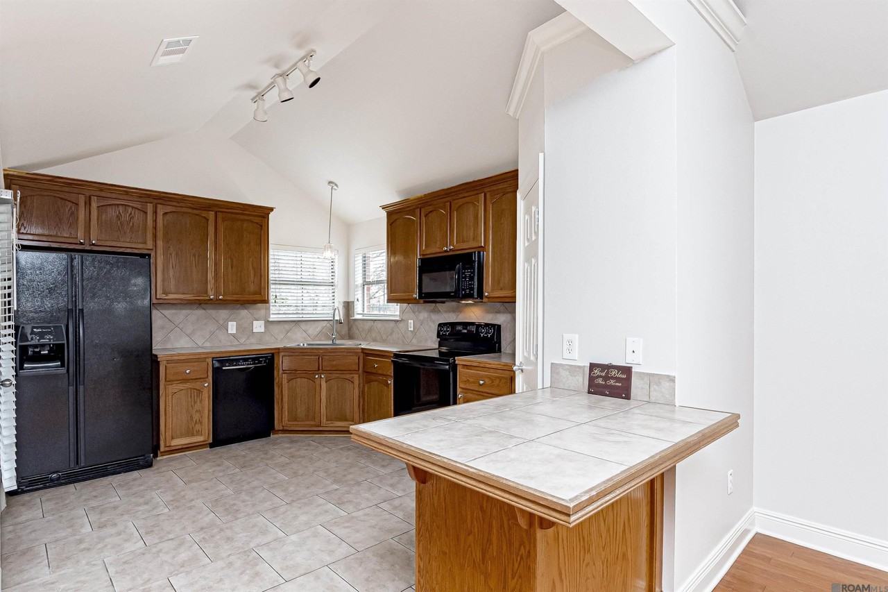 37024 Rivergate Ave - Photo 6 of 15