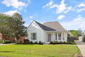 featured image of 18482 Lake Iris Ave