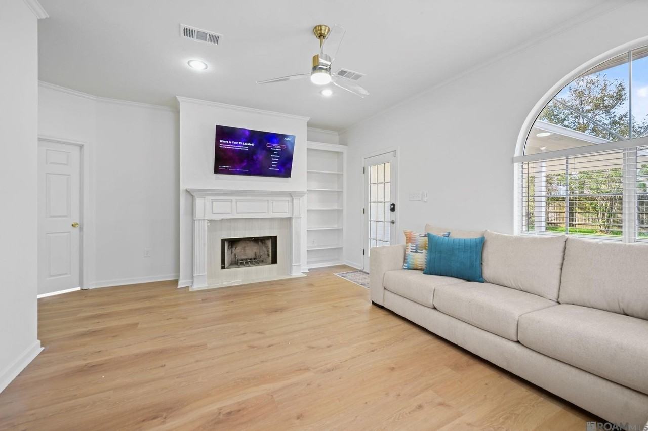 18482 Lake Iris Ave - Photo 3 of 13