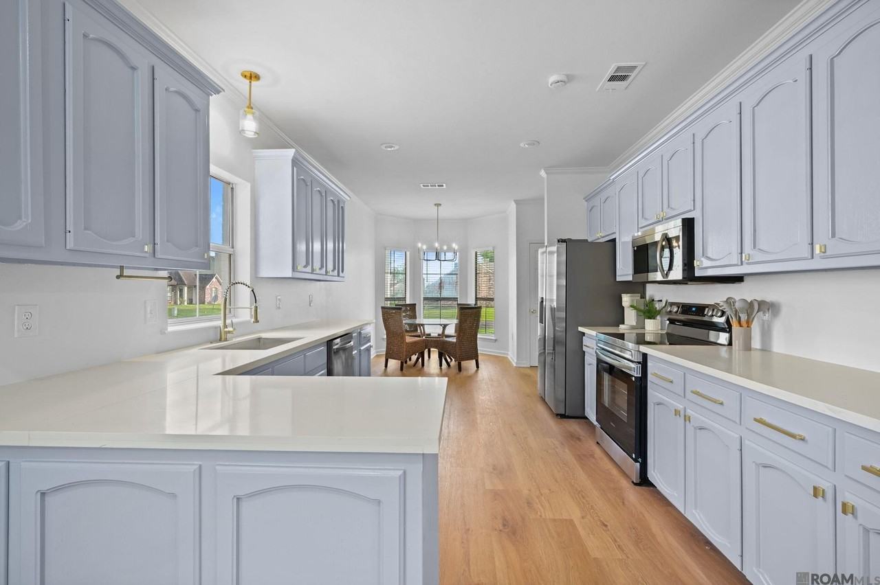 18482 Lake Iris Ave - Photo 4 of 13