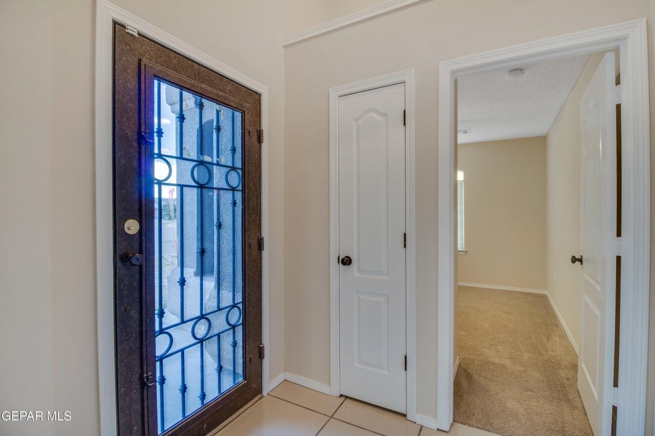 14299 Desert Point Dr - Photo 3 of 21