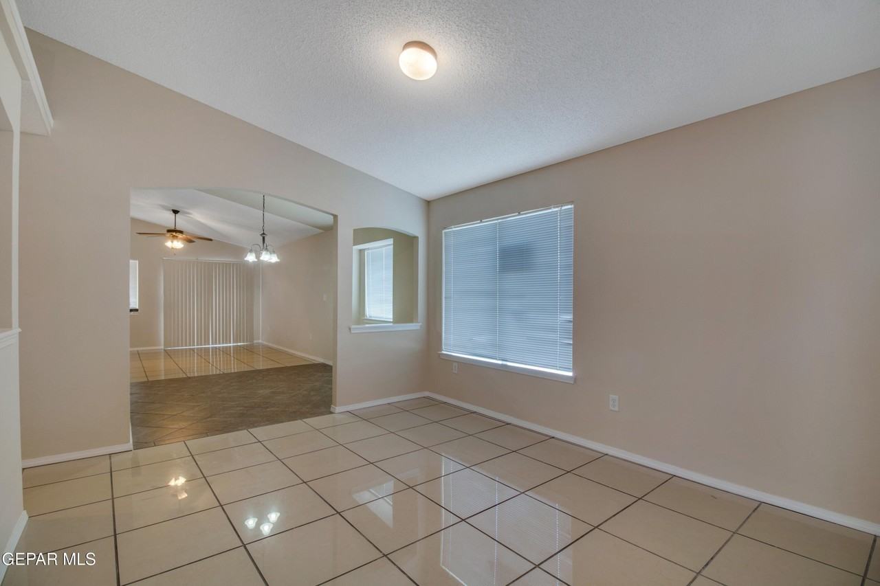 14299 Desert Point Dr - Photo 5 of 21