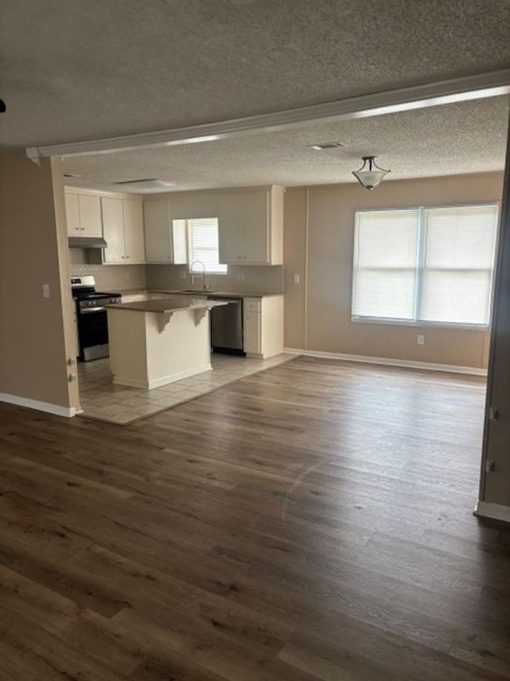 2704 Cranbrook Dr - Photo 4 of 10