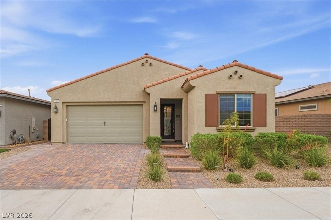 246 Tallis Hills Ave - Photo 3 of 37