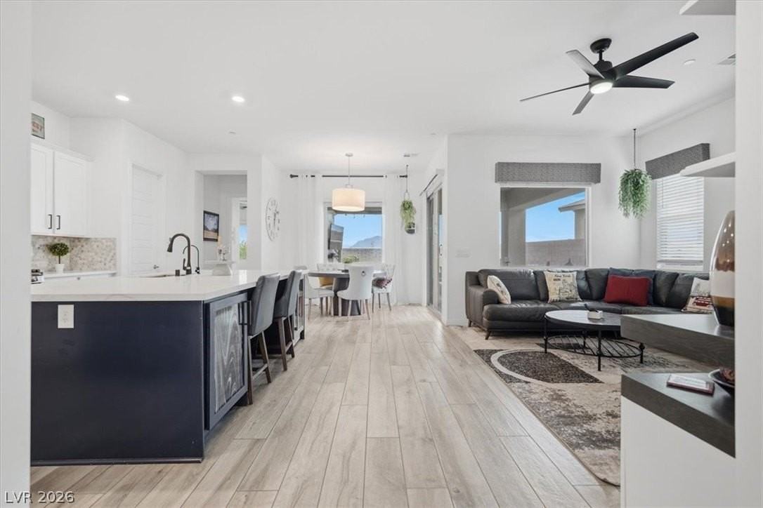 246 Tallis Hills Ave - Photo 5 of 37