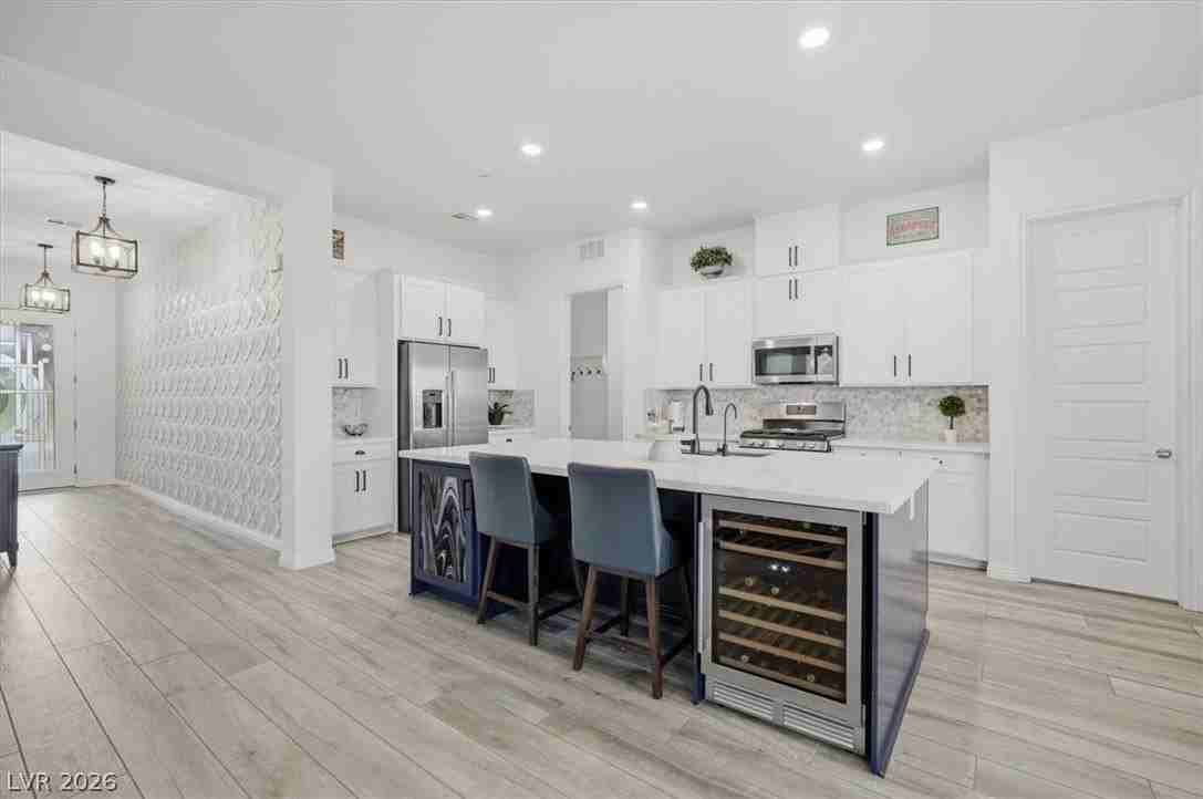 246 Tallis Hills Ave - Photo 6 of 37