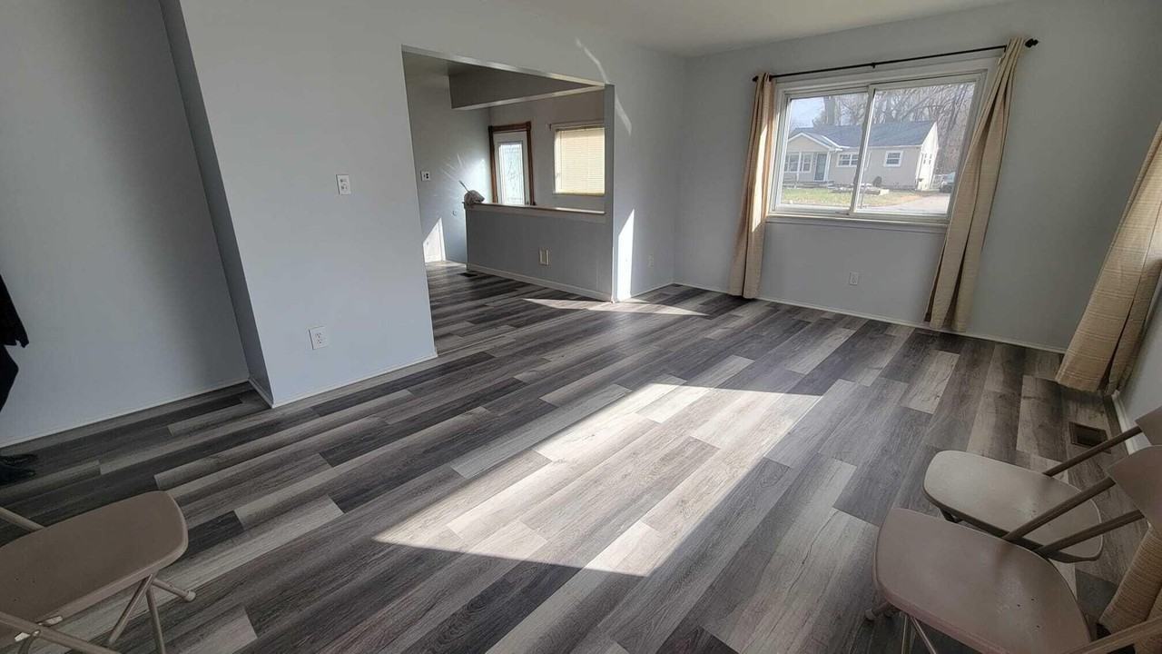 655 Robinwood Dr - Photo 4 of 46