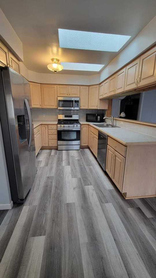 655 Robinwood Dr - Photo 7 of 46