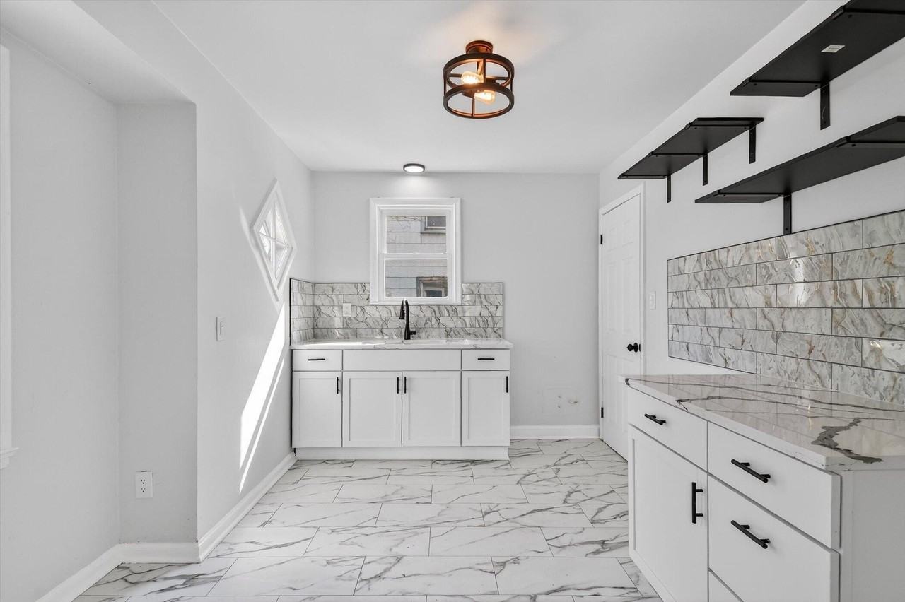 8449 Penrod St - Photo 4 of 29