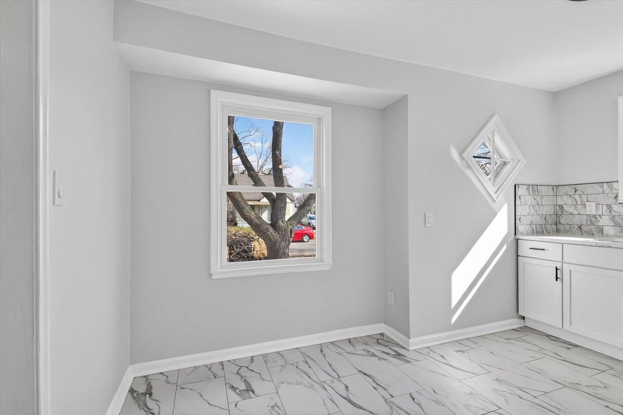 8449 Penrod St - Photo 6 of 29