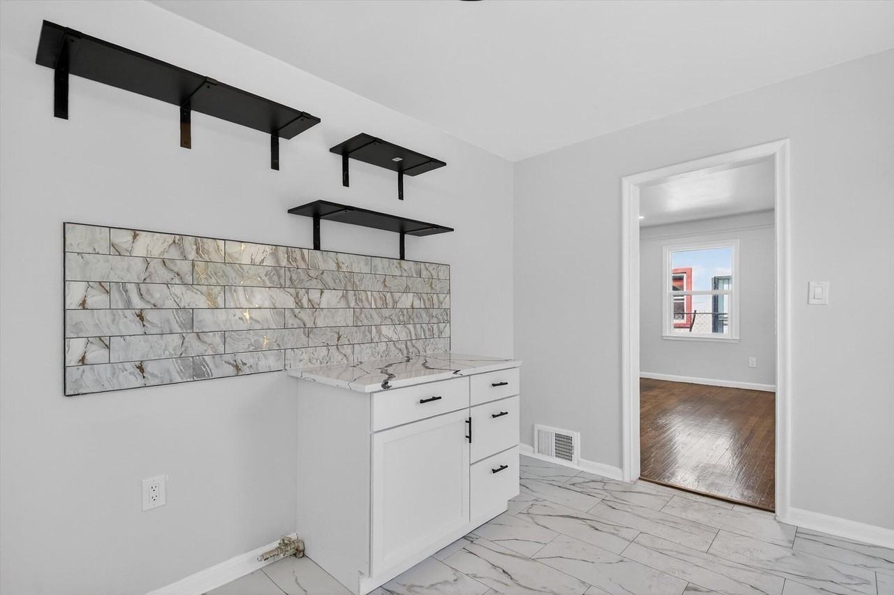 8449 Penrod St - Photo 7 of 29