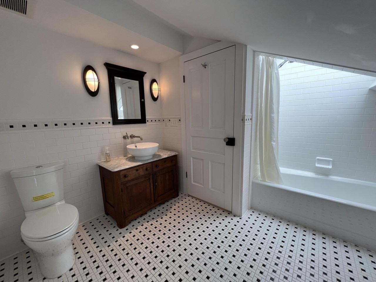 310 2nd St - Photo 5 of 47