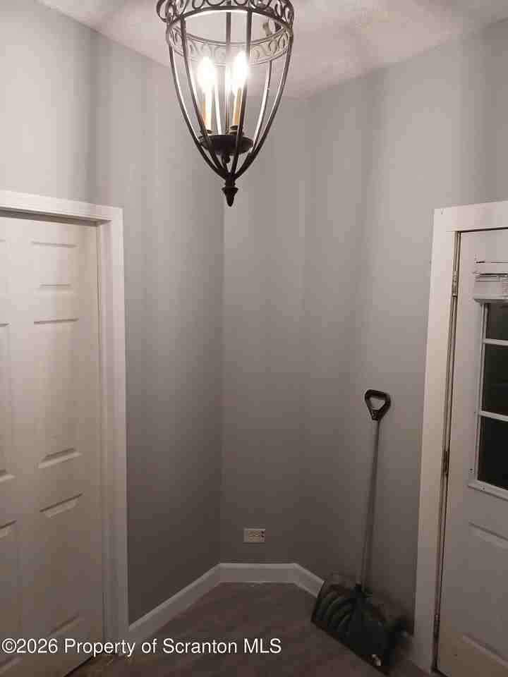 47 E Parker St - Photo 3 of 10