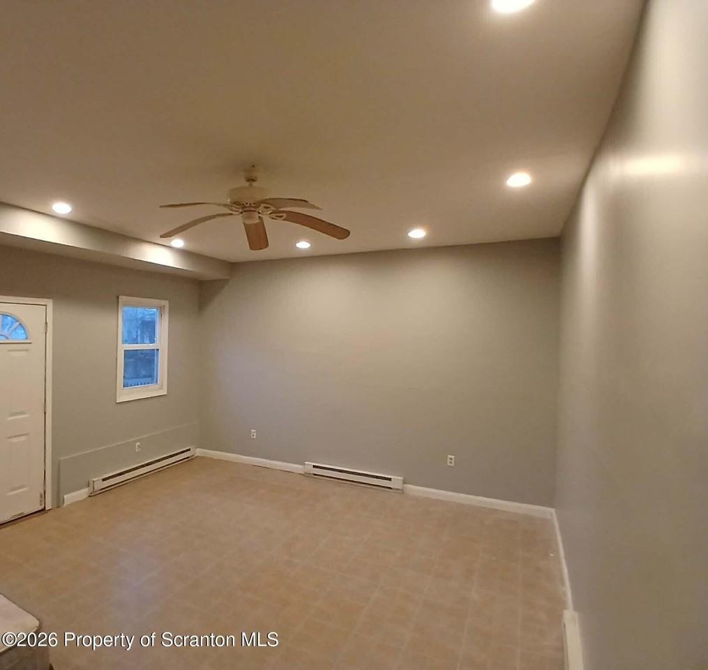 47 E Parker St - Photo 4 of 10