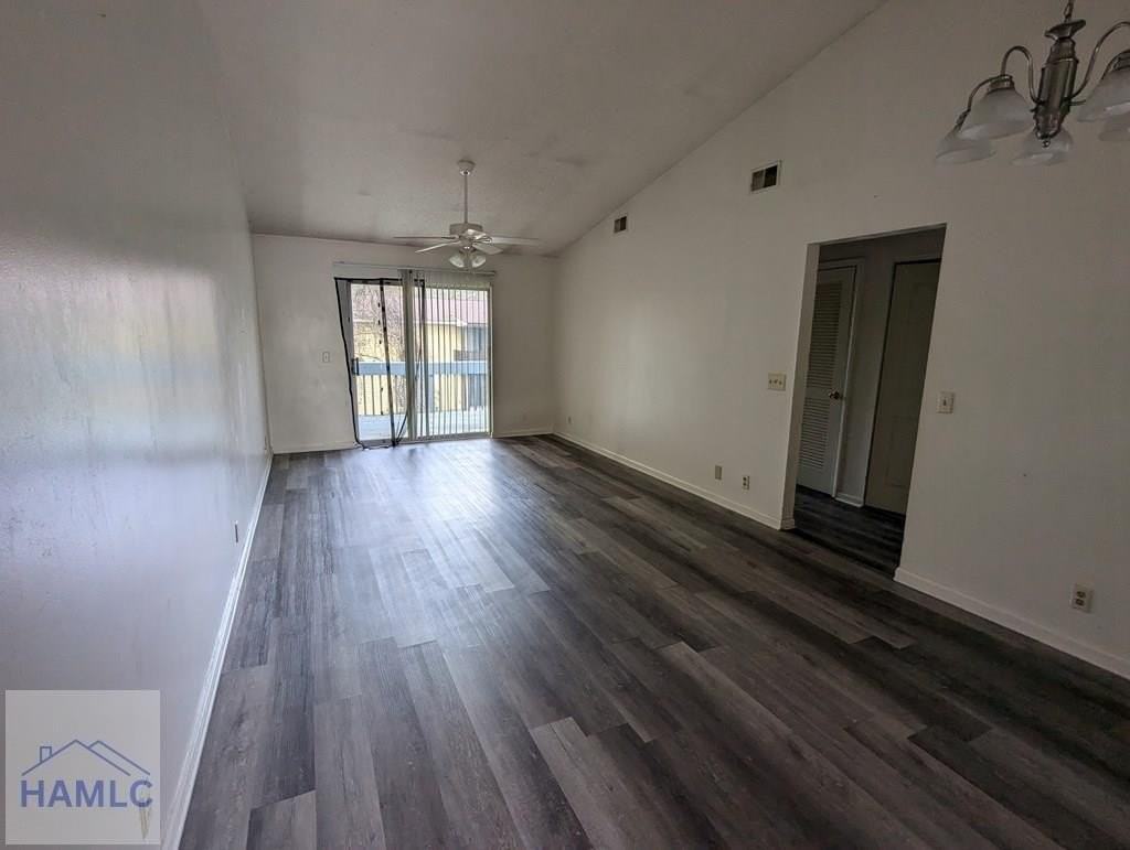 910 Brett Dr Apt 84 - Photo 2 of 9