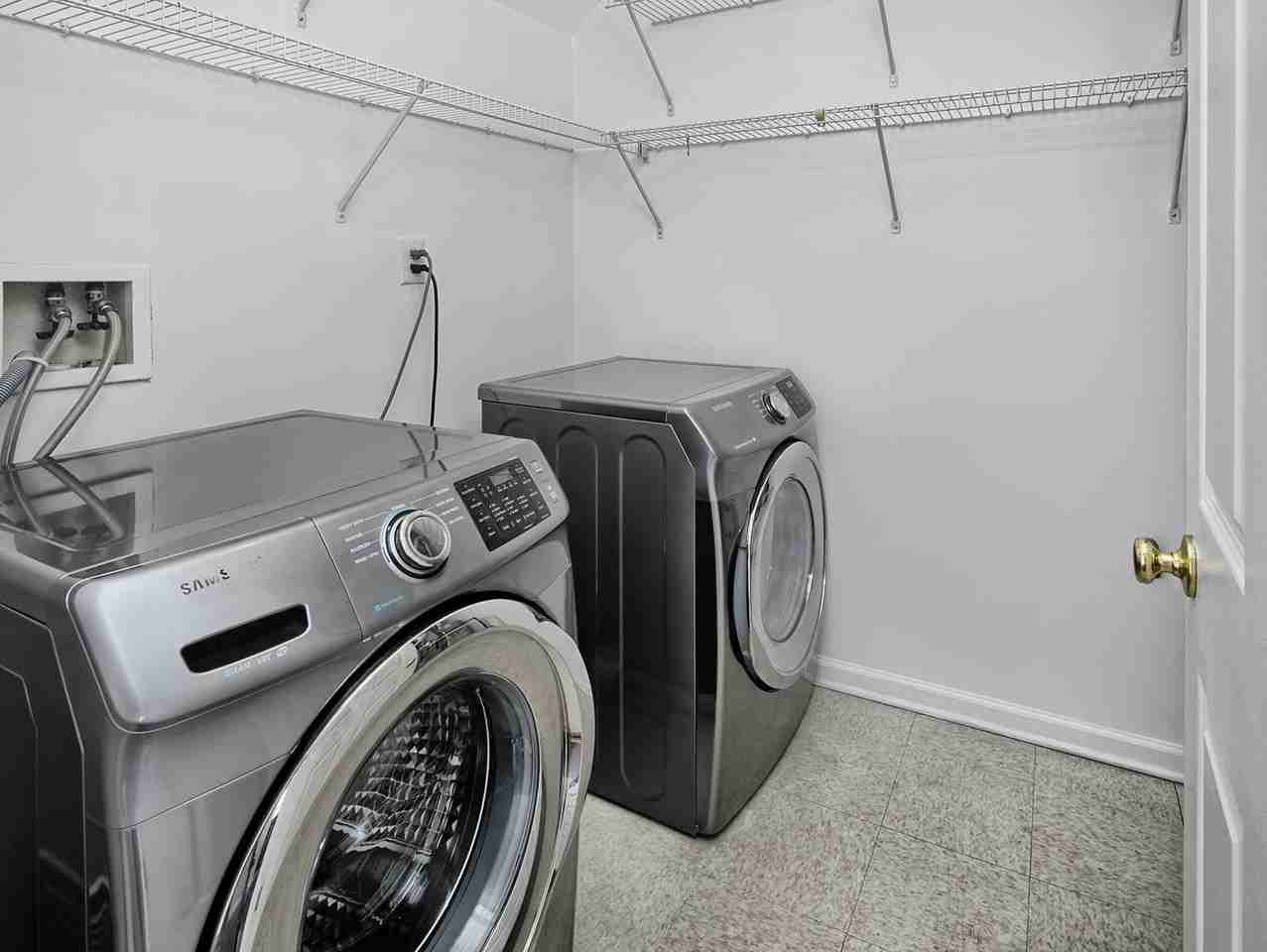 326 Midland Ct - Photo 4 of 30