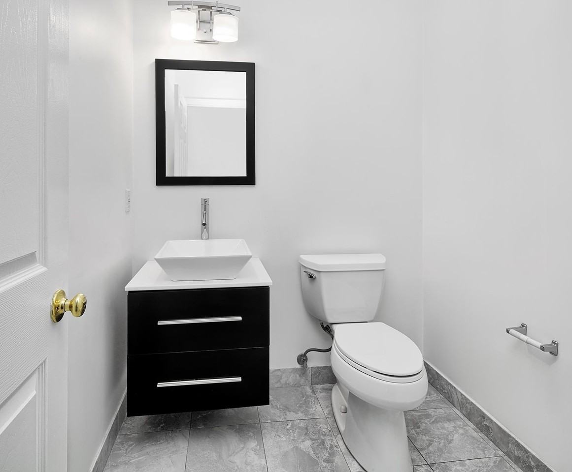 326 Midland Ct - Photo 5 of 30