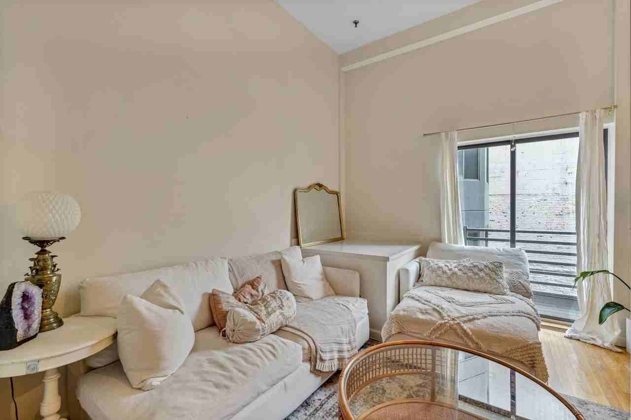 1110 Clinton St #8 - Photo 2 of 12