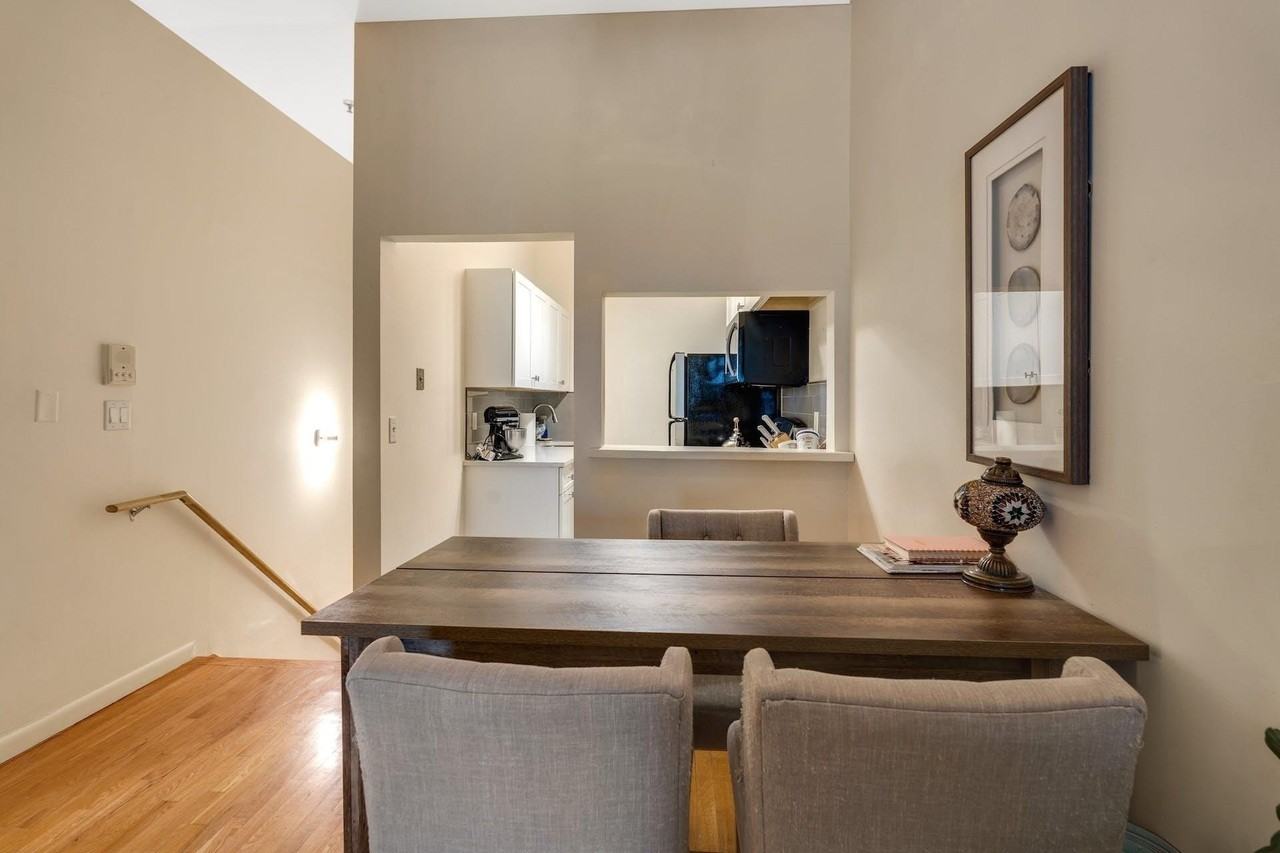 1110 Clinton St #8 - Photo 6 of 12