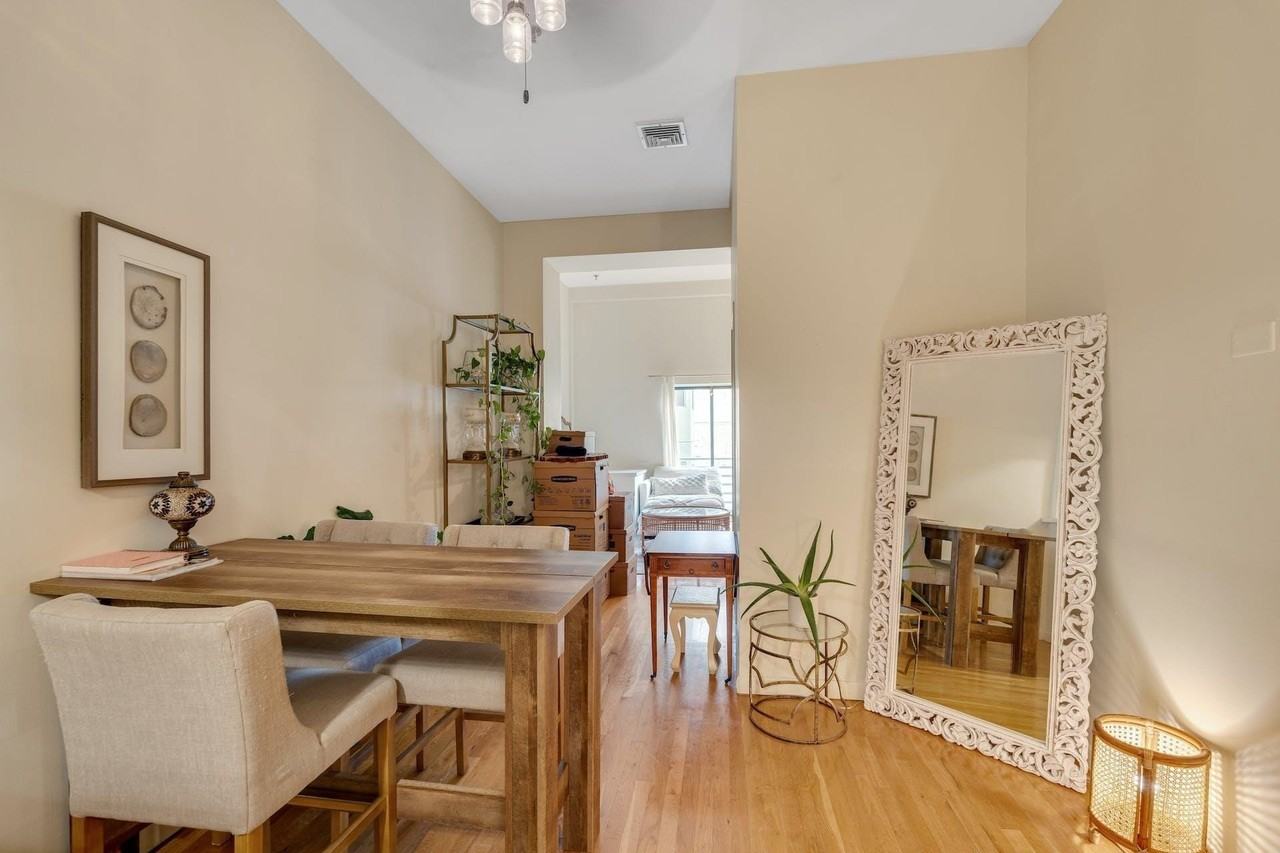 1110 Clinton St #8 - Photo 7 of 12