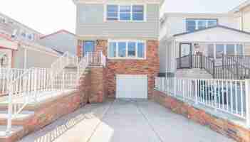 featured image of 108 Evergreen St #2